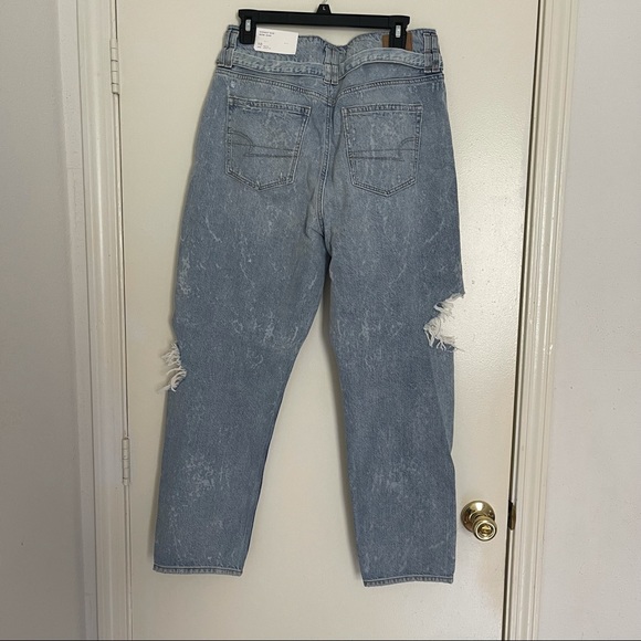 AE Highest Waist Mom Jean - Picture 7 of 7